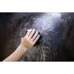 Imperial Riding Grooming & Relexation IRHVolta Massageborstel One Size -Waldhausen || Kentucky Horsewear || Norton Verkoop imperial riding massageborstel dsc08126 copy 1024x683.5a3d2d