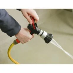 Kerbl Wassproeier Super Jet Zwart/Rood -Waldhausen || Kentucky Horsewear || Norton Verkoop kerbl 1518713mood02.2ed17e